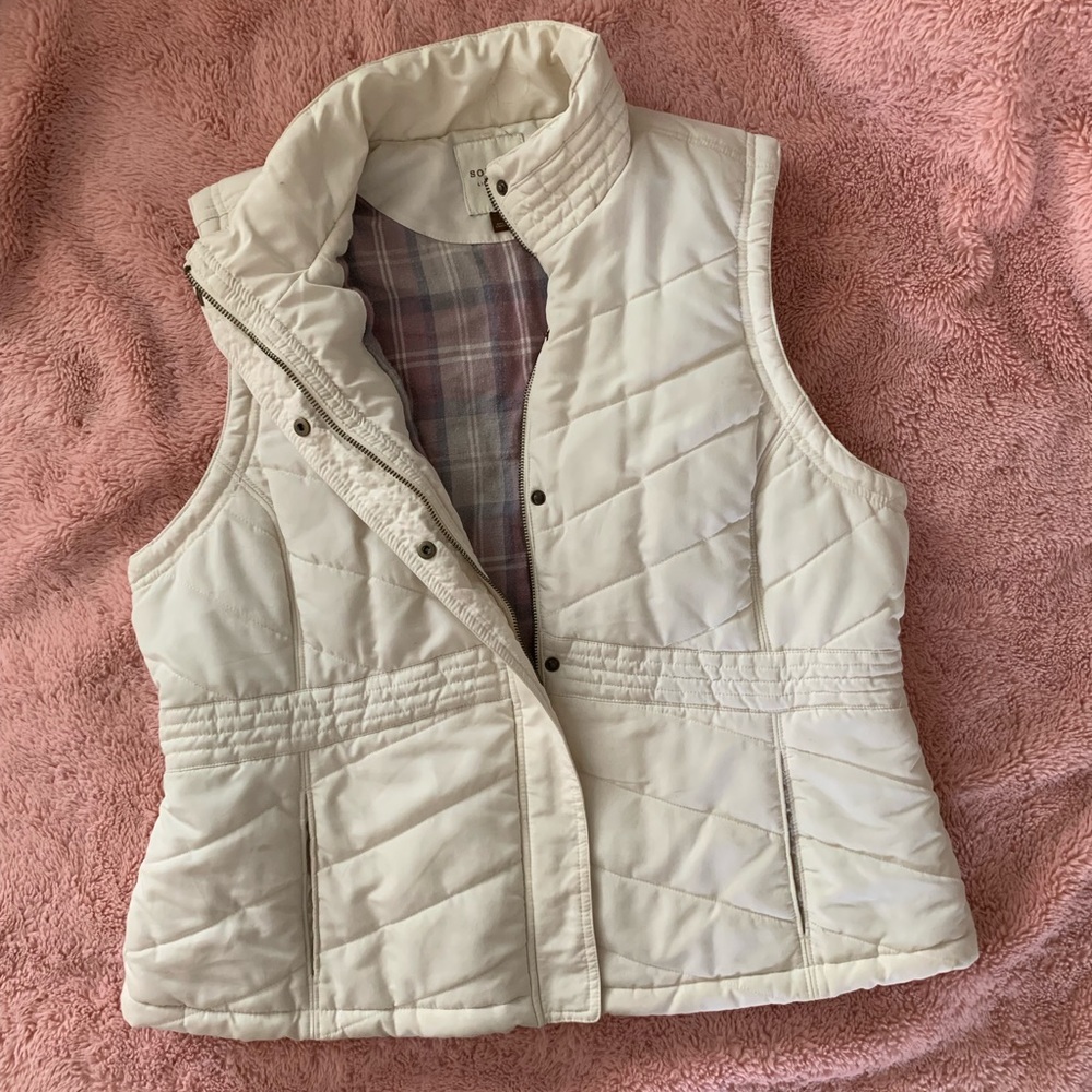 Vest - Picture 2 of 4